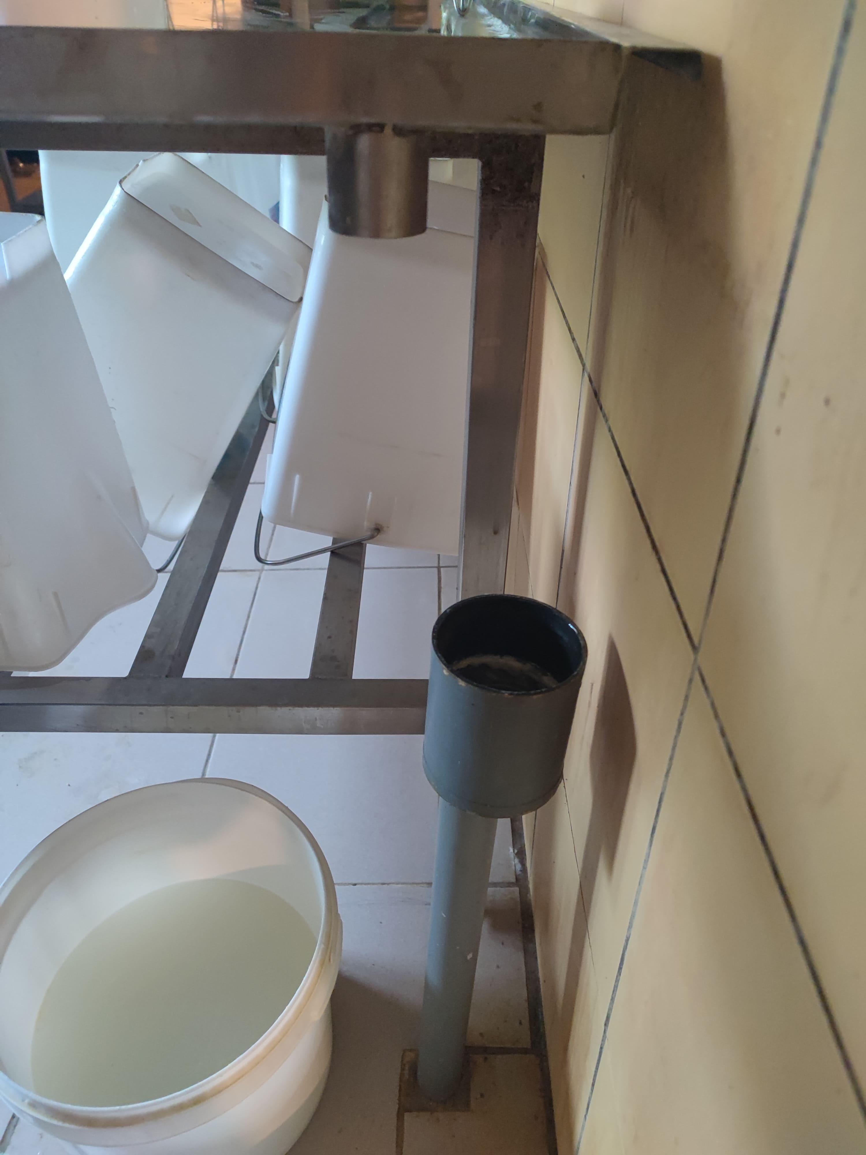Photo du système de récupération du petit lait sans l'entonnoir